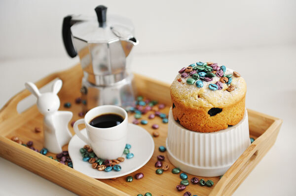 An Easter decorated room service tray