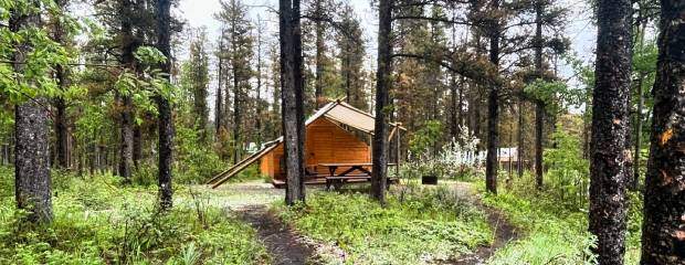 Trappers Hill Lodges & Campground